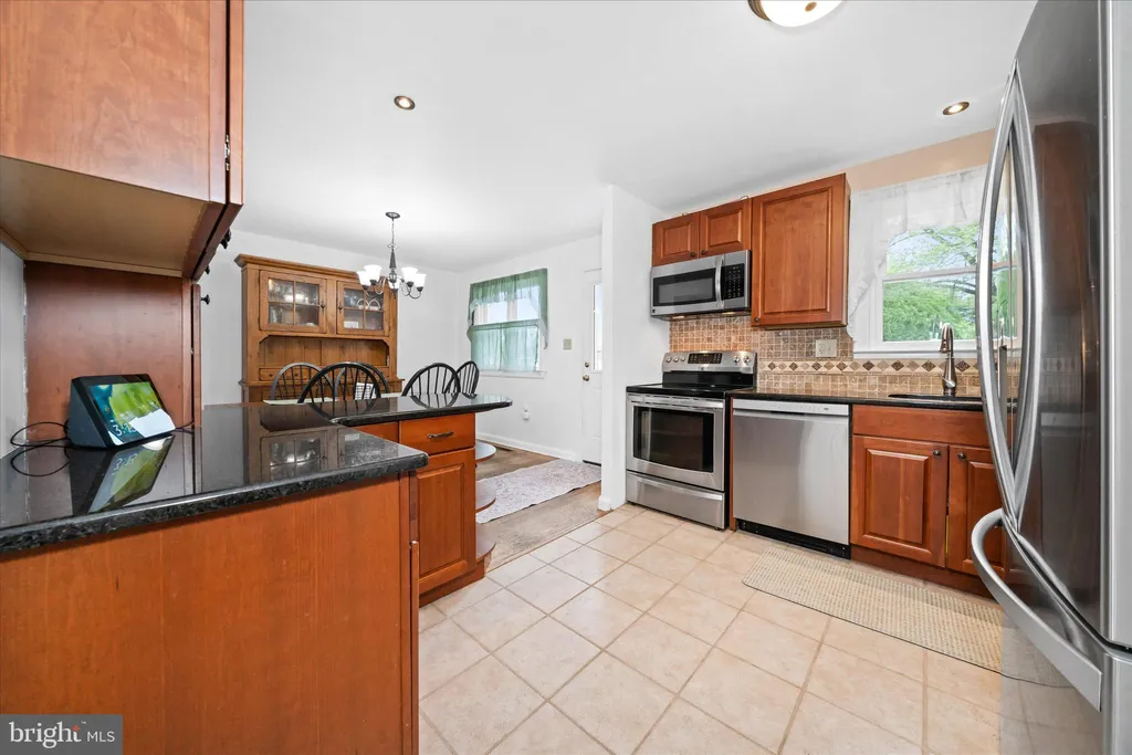Additional image 3 of 1916 Floral Drive, Wilmington, DE 19810