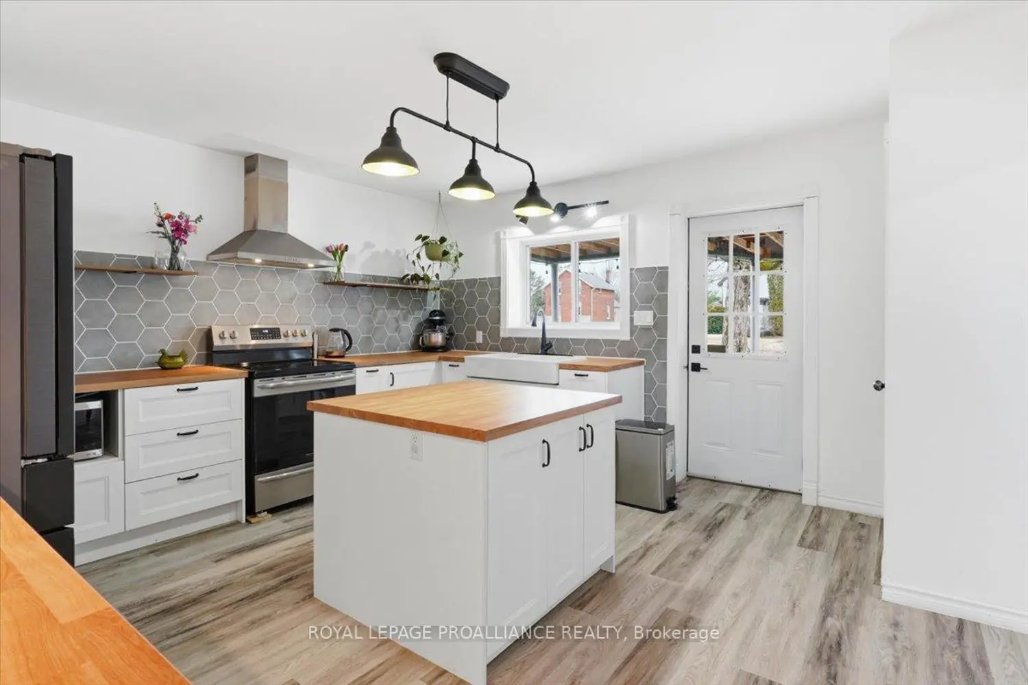 Additional image 7 of 61 Madoc Street