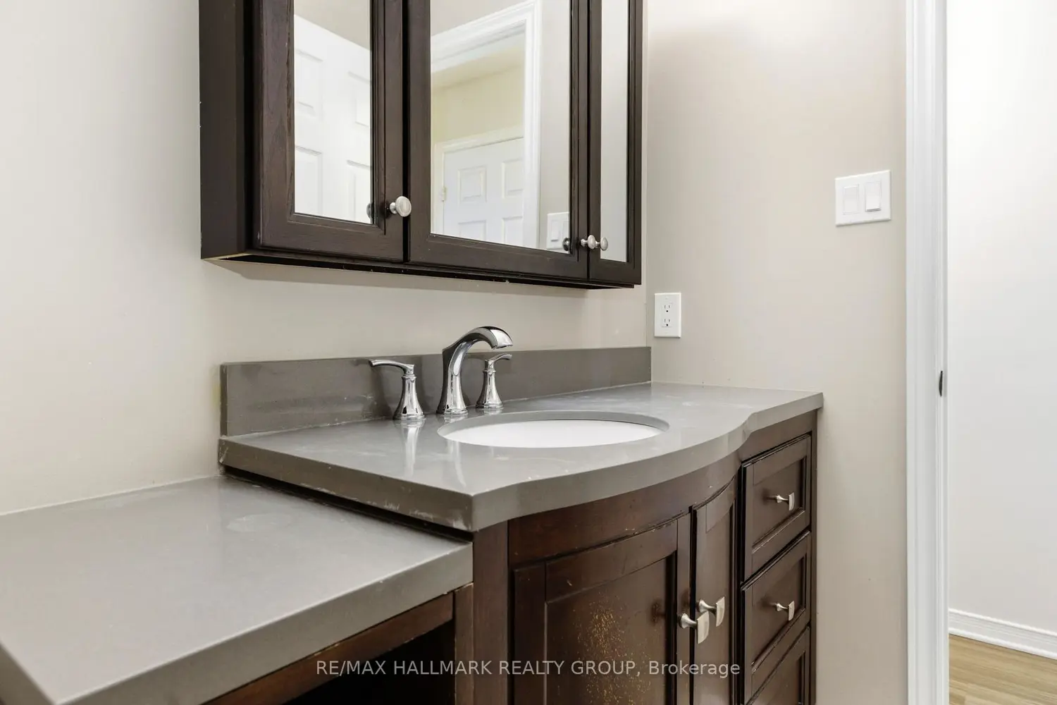 390 Briston Private 3 photo 4