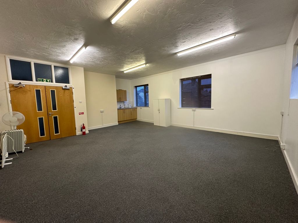 Additional image 10 of 2 bed flat for saleClough Street, Buxton SK17