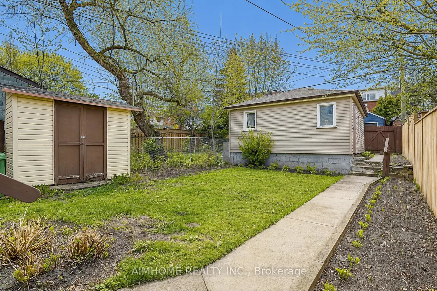 107 Glendale Avenue photo 3