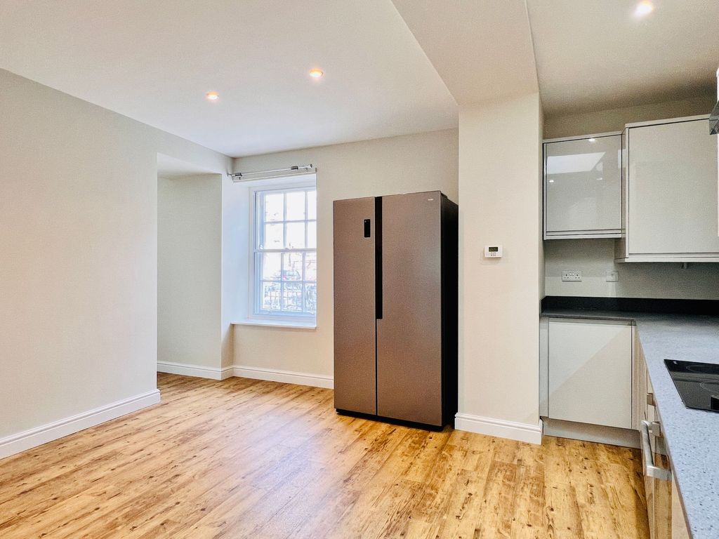 Additional image 8 of 2 bed flat to rentWindsor House, The Crescent, Taunton TA1