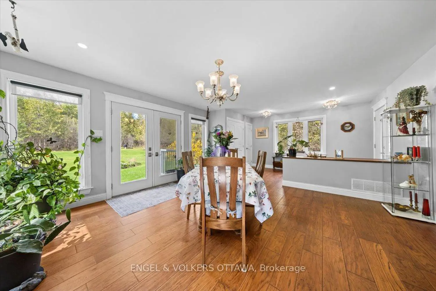 4841 Torbolton Ridge photo 5