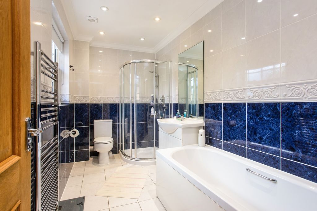 Additional image 9 of 5 bed detached house to rentNorth Parade, Horsham RH12