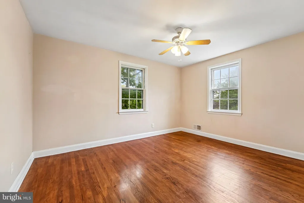Additional image 4 of 5512 Medwick Garth N, Baltimore, MD 21228