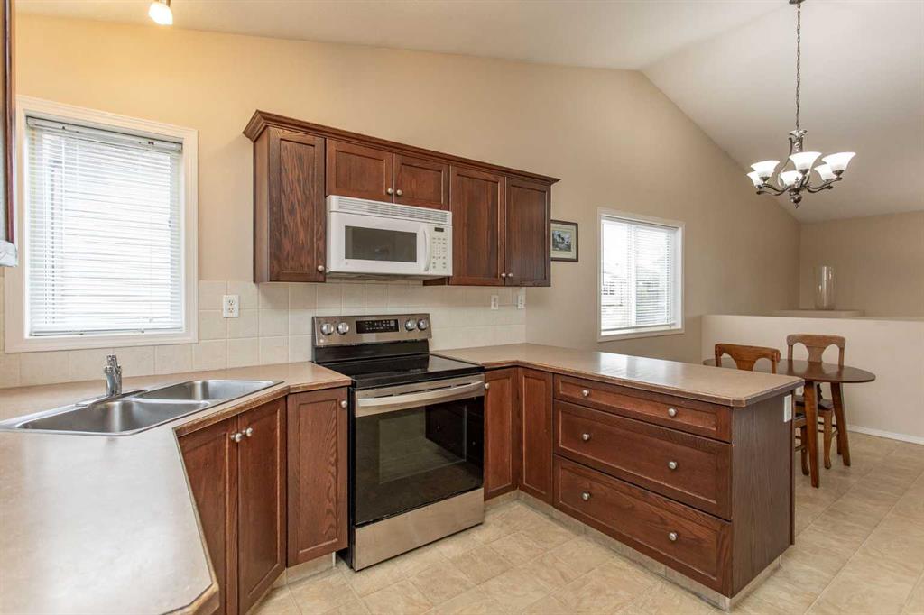 Additional image 4 of 109 Inglewood Drive, Red Deer, AB, T4R 0B2