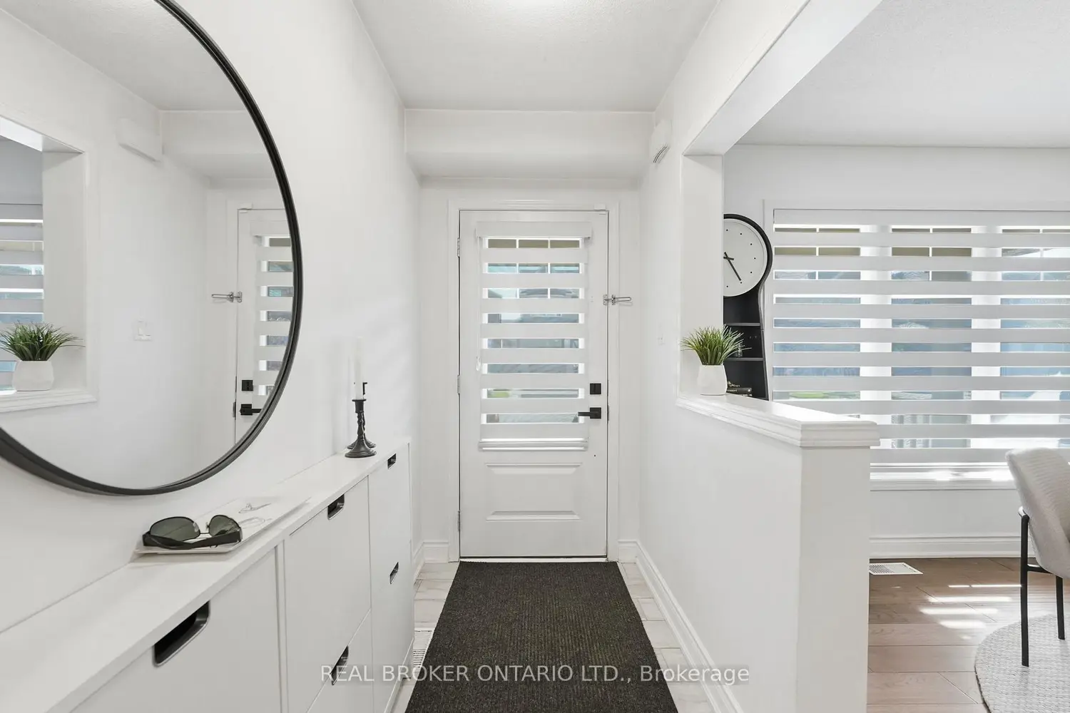 1119 Solomon Court photo 3