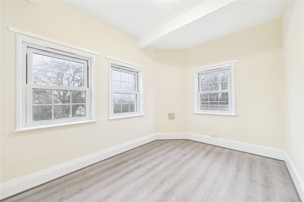 Additional image 7 of 2 bed flat to rentAndover Road, Newbury, Berkshire RG14