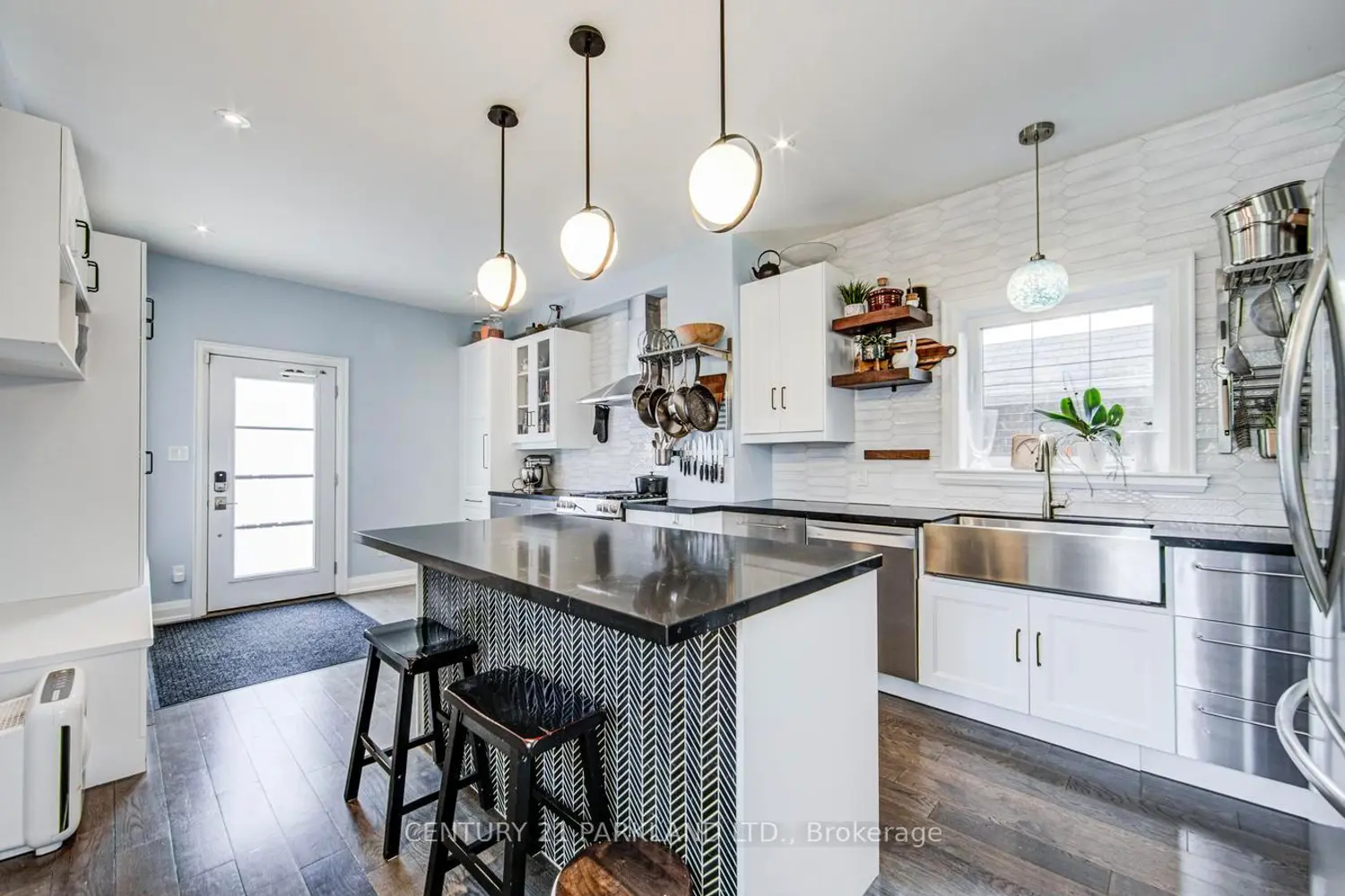 118 Glebemount Avenue photo 4