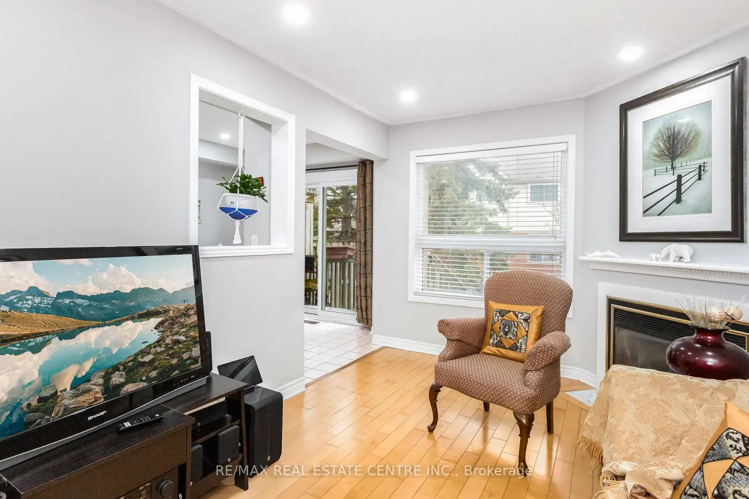 Additional image 17 of 2555 Thomas Street 66