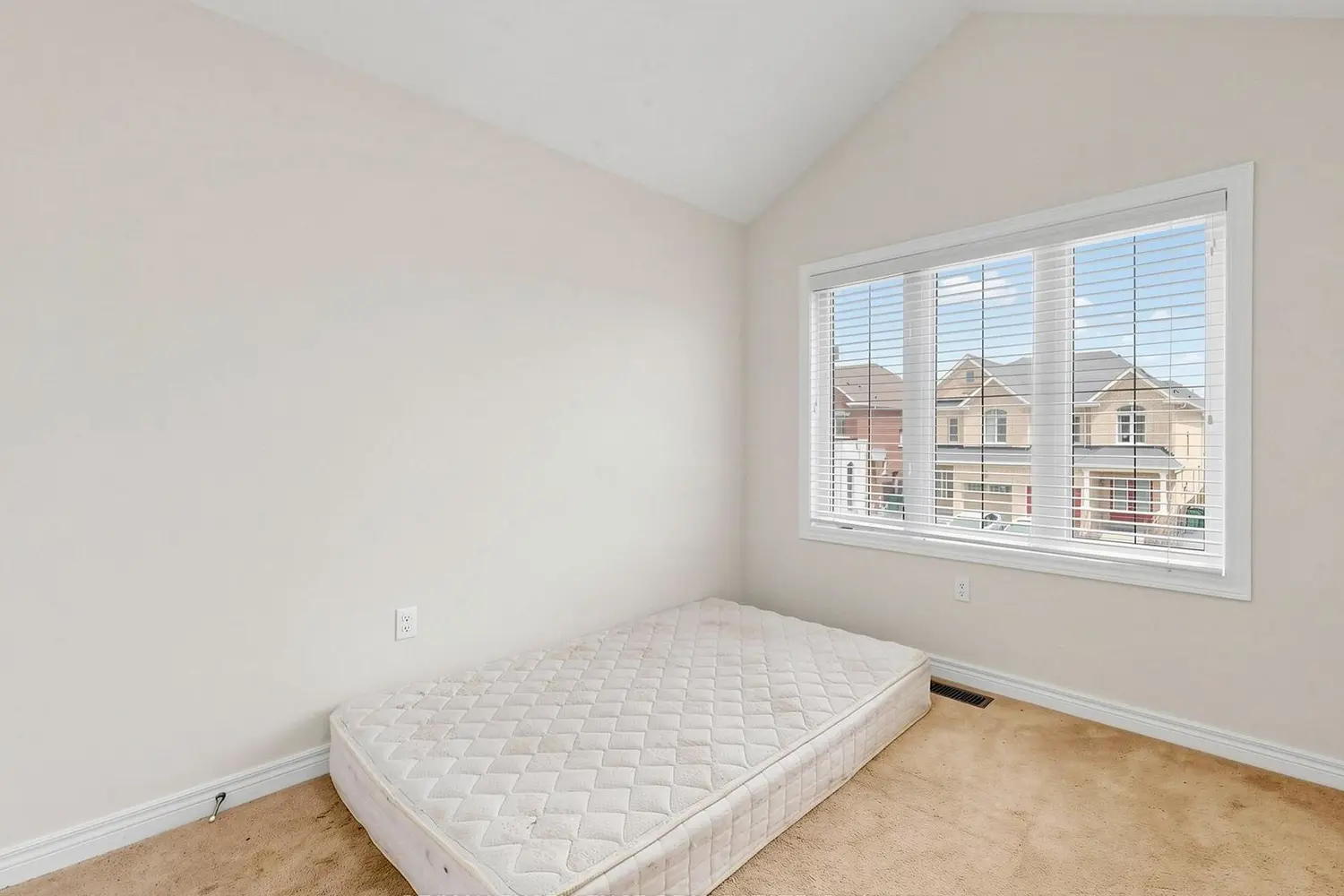 Additional image 11 of 61 Campwood Crescent