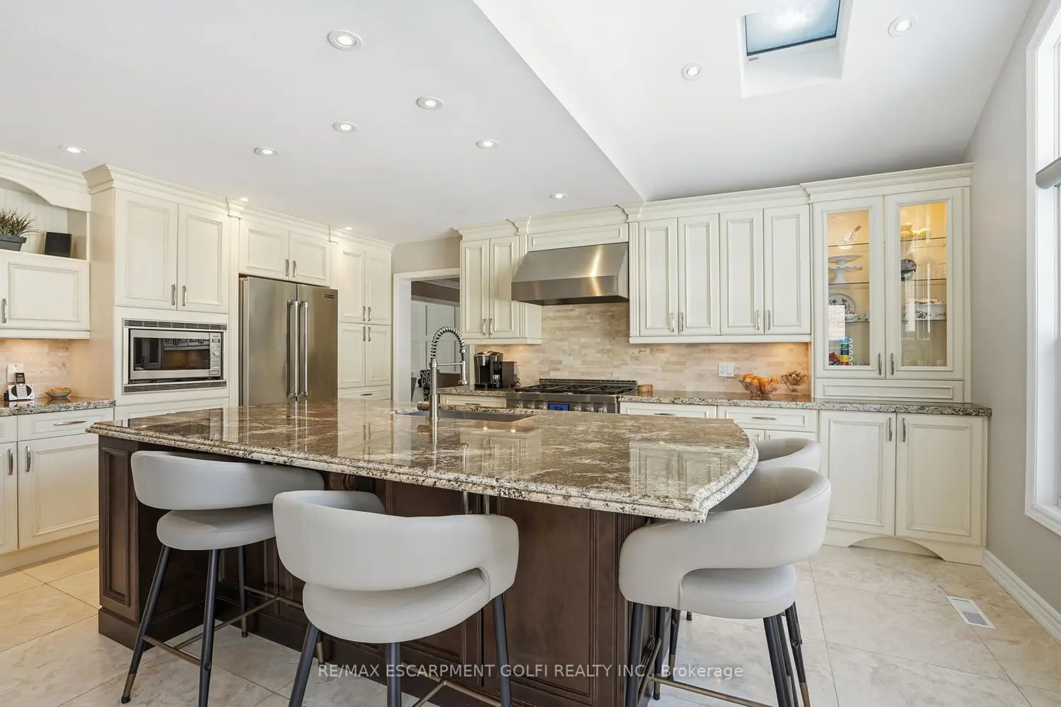 Additional image 7 of 1765 Featherston Court