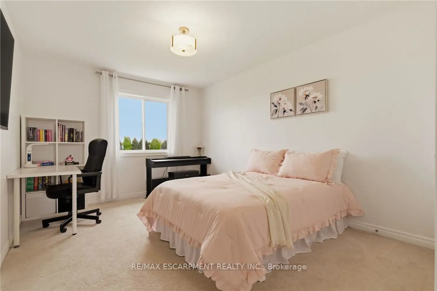 Additional image 18 of 73 Medici Lane 5