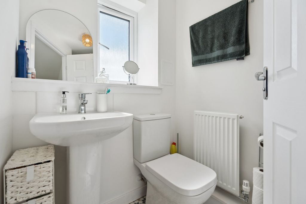 Additional image 9 of 2 bed flat to rentDrummonds Crescent, Stirling, Stirlingshire FK7
