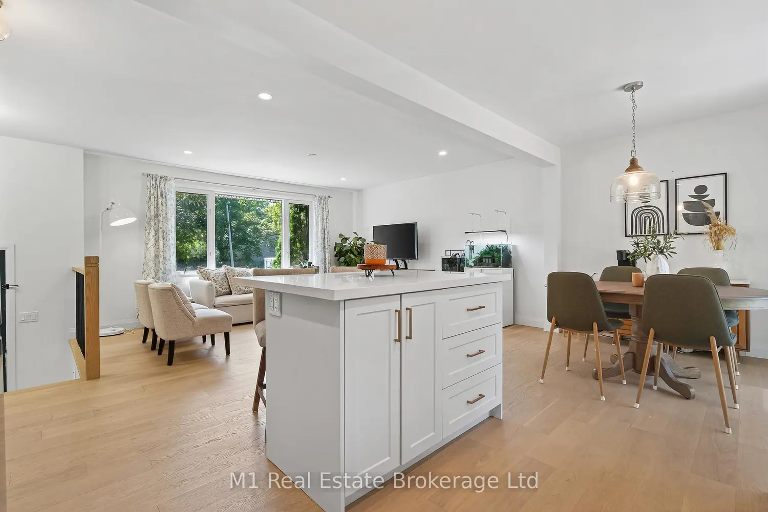 91 Rhonda Road photo 4
