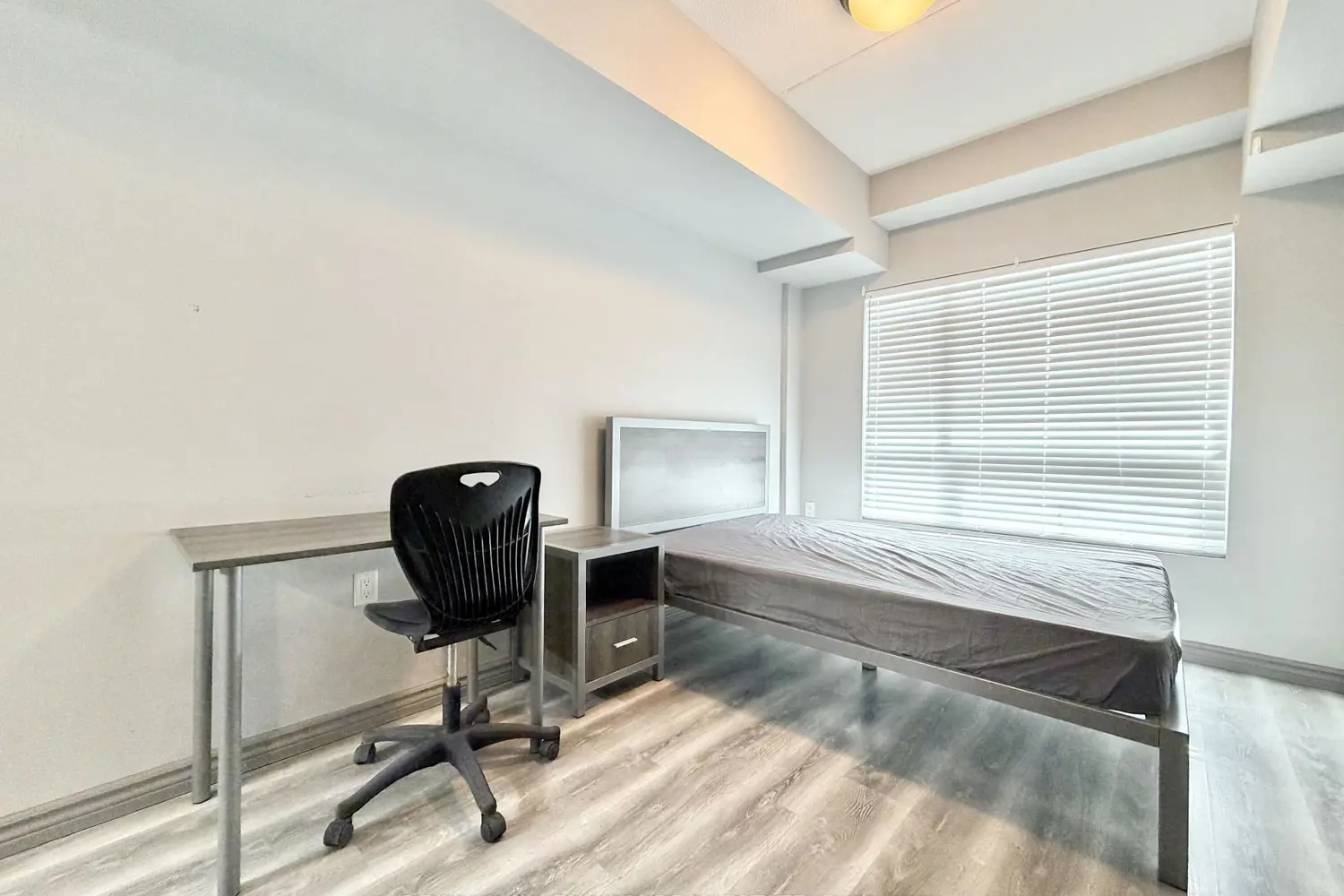 Additional image 7 of 275 Larch Street F210