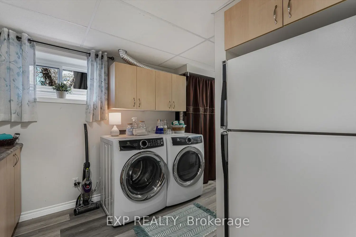 Additional image 11 of 905 Ghislain Street