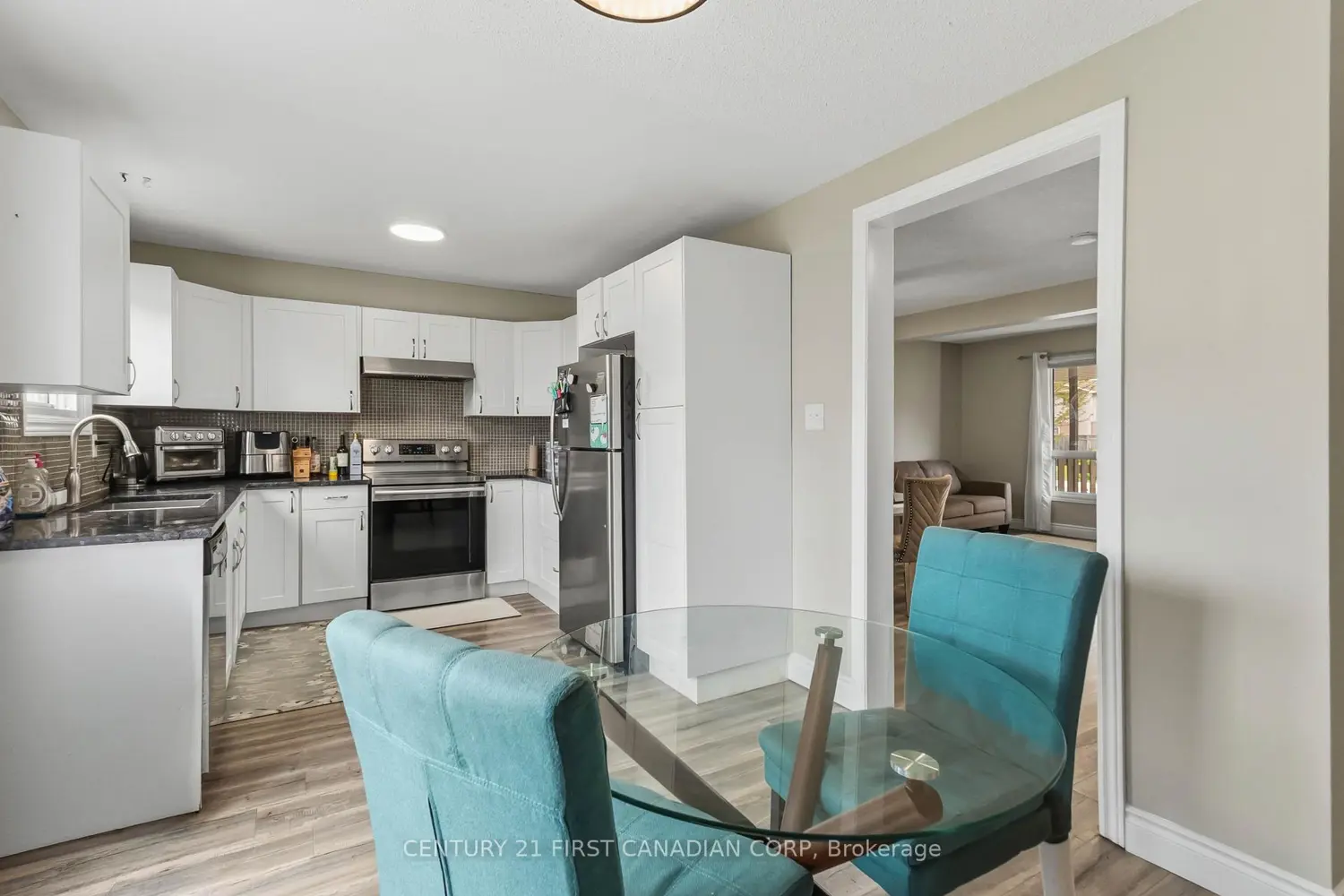 Additional image 2 of 720 Deveron Crescent 6