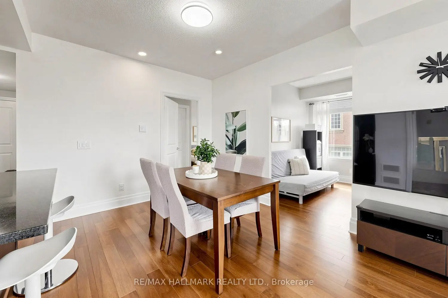 Additional image 8 of 151 Upper Duke Crescent 203