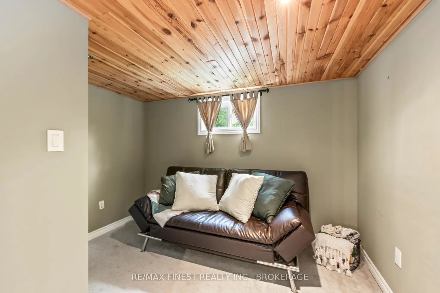 Additional image 10 of 1429 Avondale Crescent