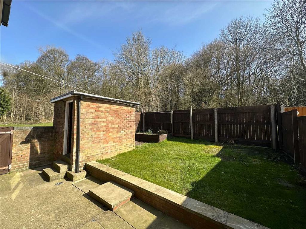 Additional image 10 of 3 bed end terrace house to rentChapman Avenue, Scunthorpe DN17