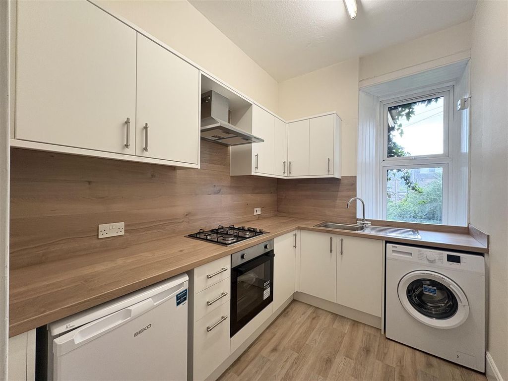 Additional image 2 of 2 bed flat to rentFriar Street, Craigie, Perth PH2