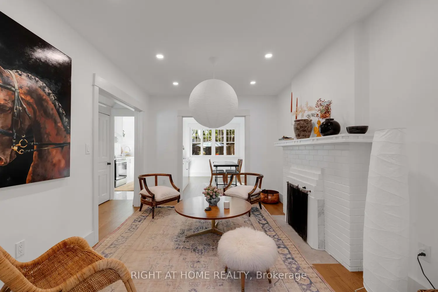 1642 Dufferin Street photo 5
