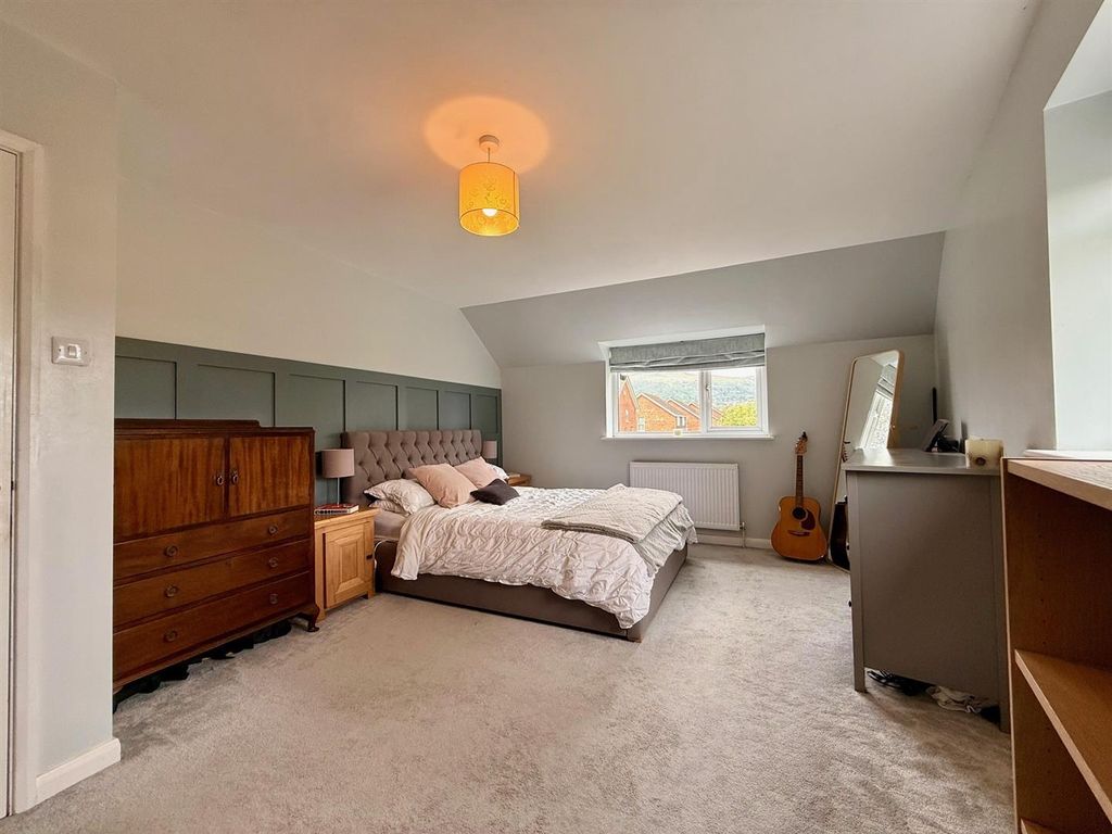 Additional image 4 of 5 bed detached house to rentTeme Avenue, Malvern WR14