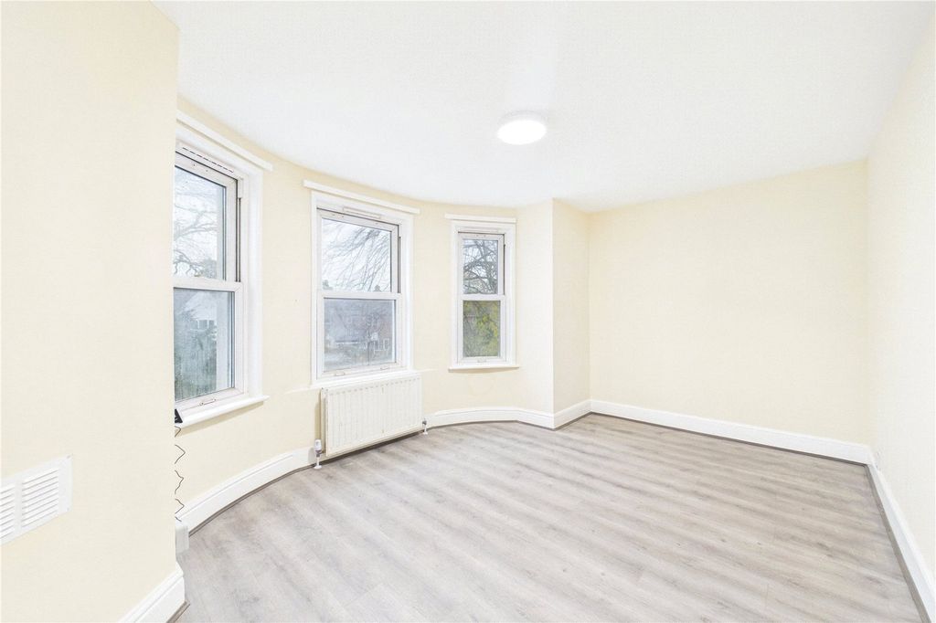 Additional image 3 of 2 bed flat to rentNewbury House, 237 Andover Road, Newbury, Berkshire RG14