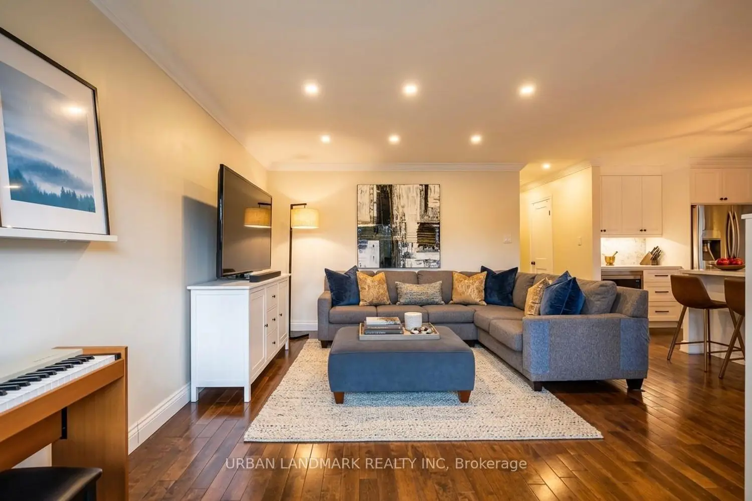 140 Riveredge Drive photo 5