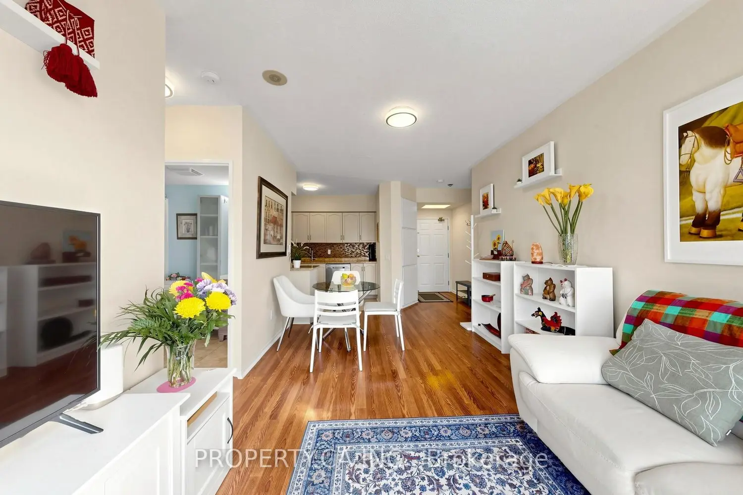 Additional image 3 of 7398 Yonge Street 107