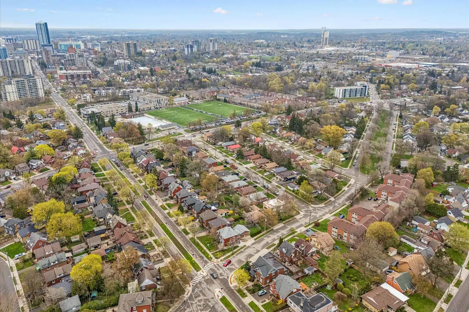 Additional image 8 of 9 Spadina Road