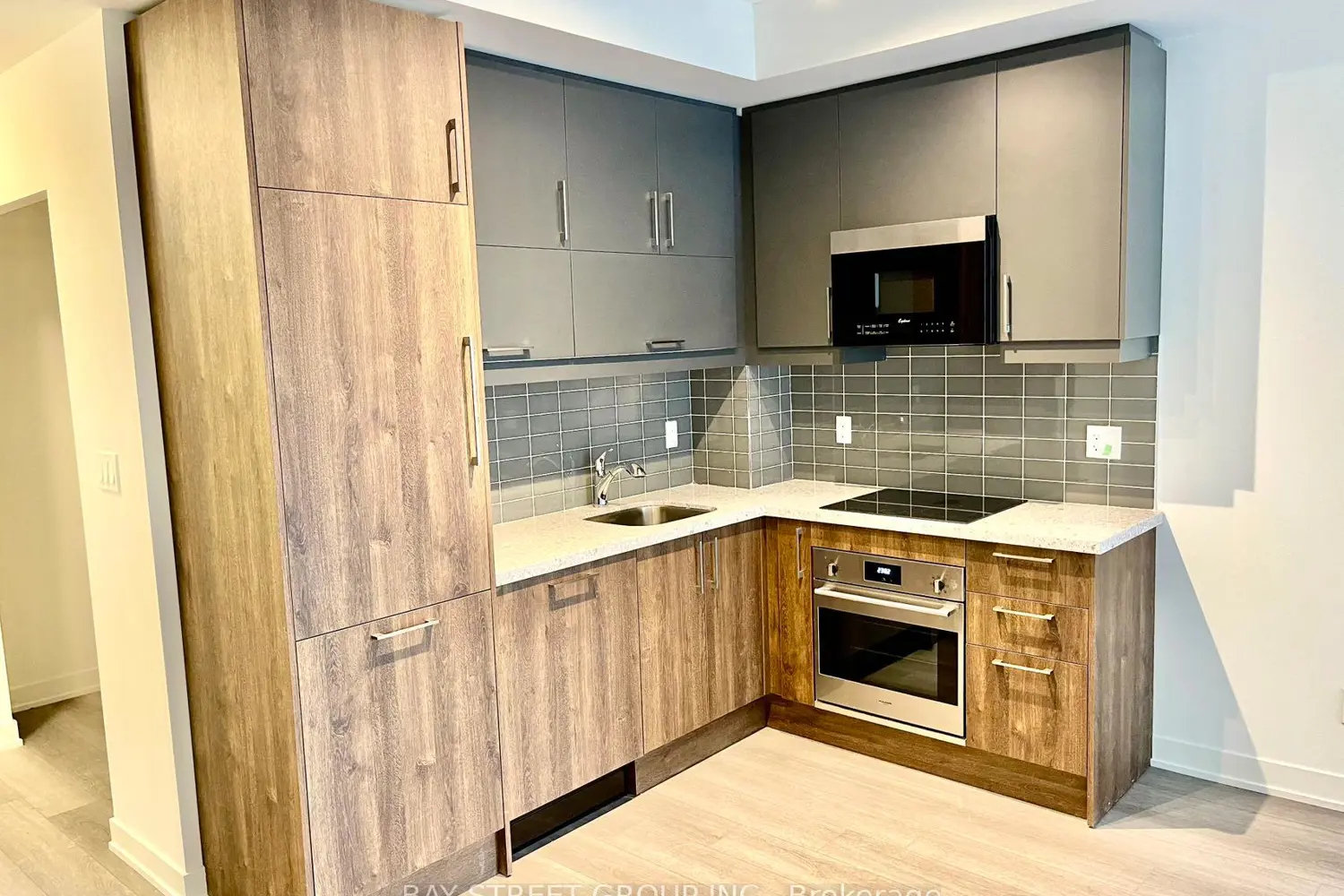 Additional image 7 of 38 Simcoe Promenade C320
