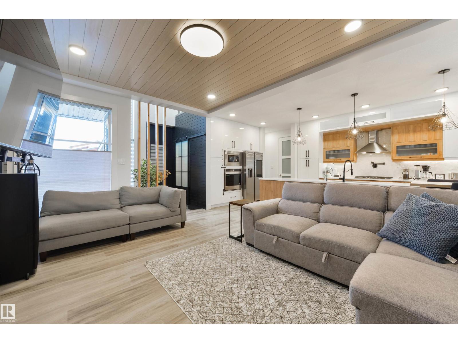 Additional image 6 of 219 37 Street SW, Edmonton, AB, T6X2W4