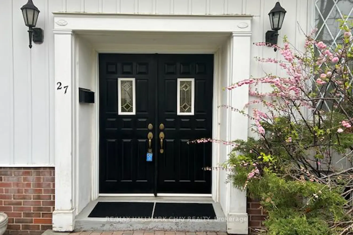 27 Elfreda Boulevard photo 2