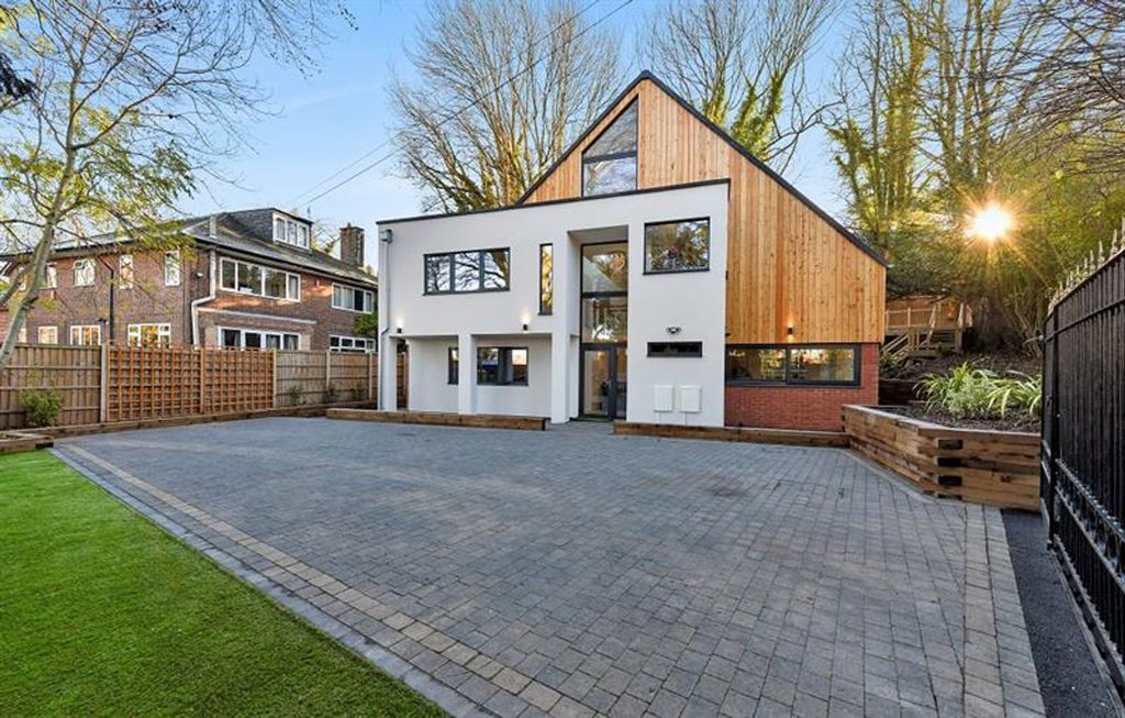 5 bed detached house to rentElm Bank Drive, Mapperley Park NG3