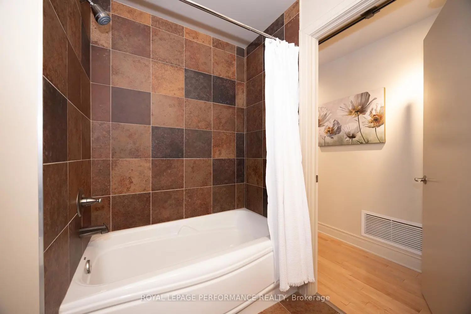 Additional image 12 of 95 Bronson Avenue 1006