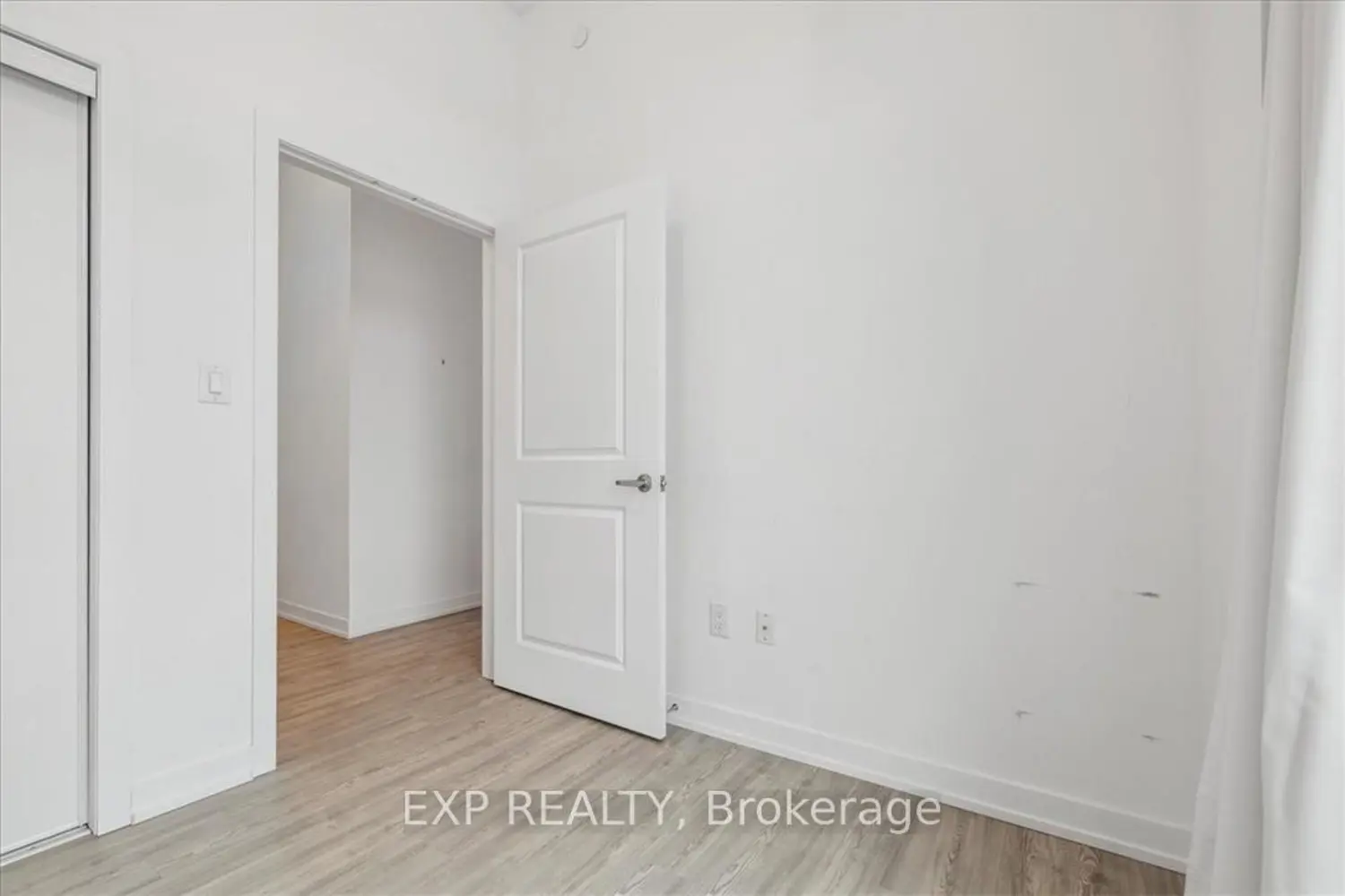 Additional image 5 of 450 Dundas Street 115