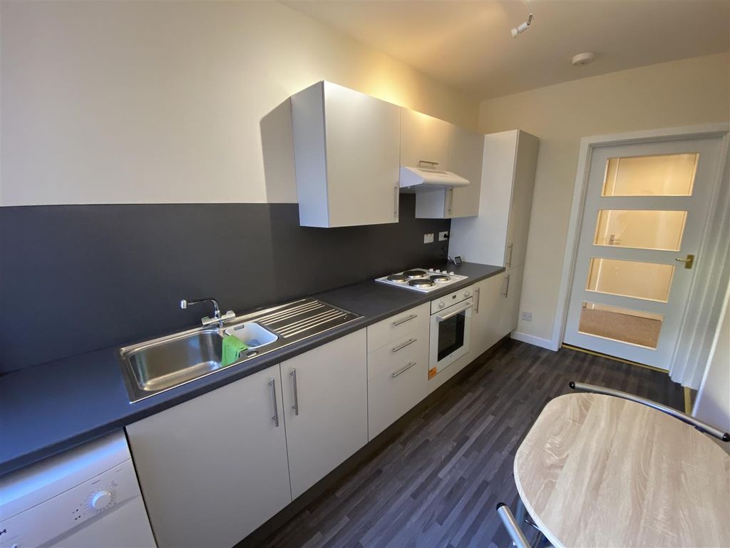 Additional image 7 of 2 bed flat to rentMain Street, Abernethy PH2