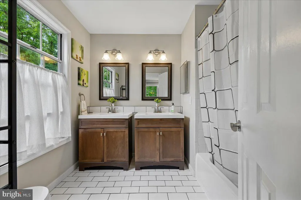 Additional image 41 of 32 Amarillo Court Unit 121, Germantown, MD 20874
