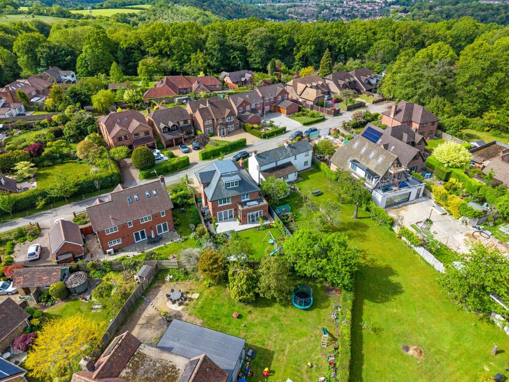Additional image 9 of 4 bed country house for saleKingswood Avenue, Penn, Buckinghamshire HP10
