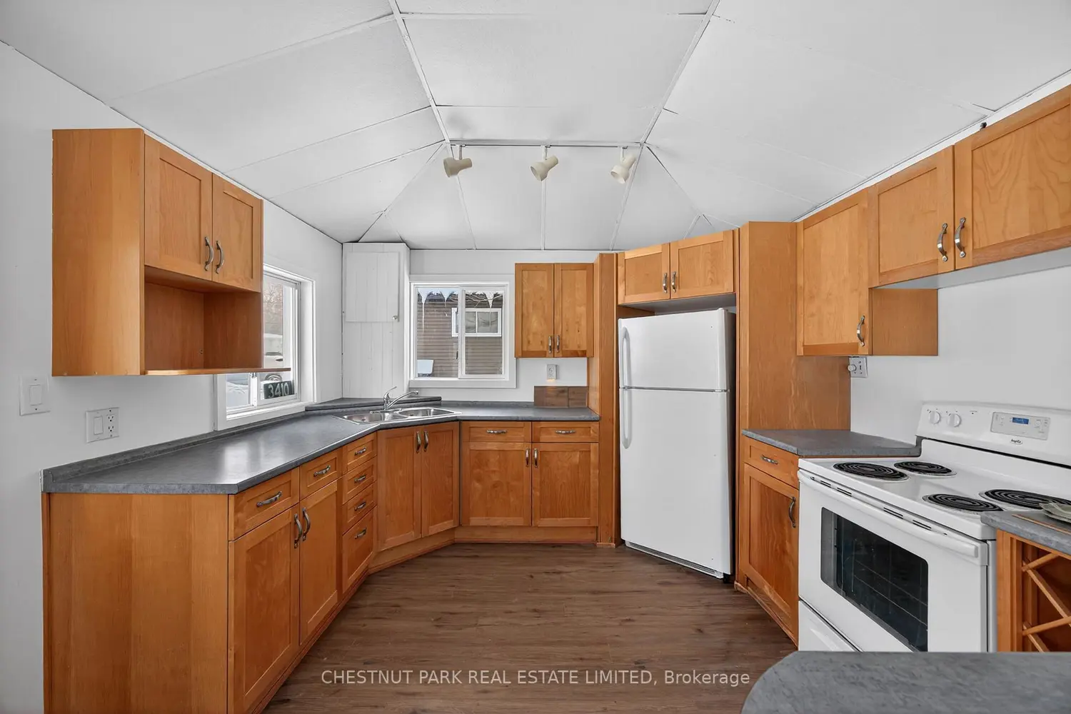 3410 Beachview Avenue photo 4