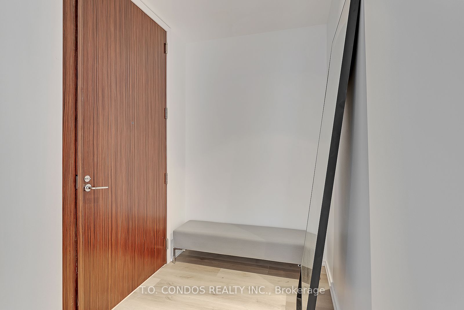 Additional image 3 of 5807-180 University Avenue, Toronto, ON, M5H 0A2