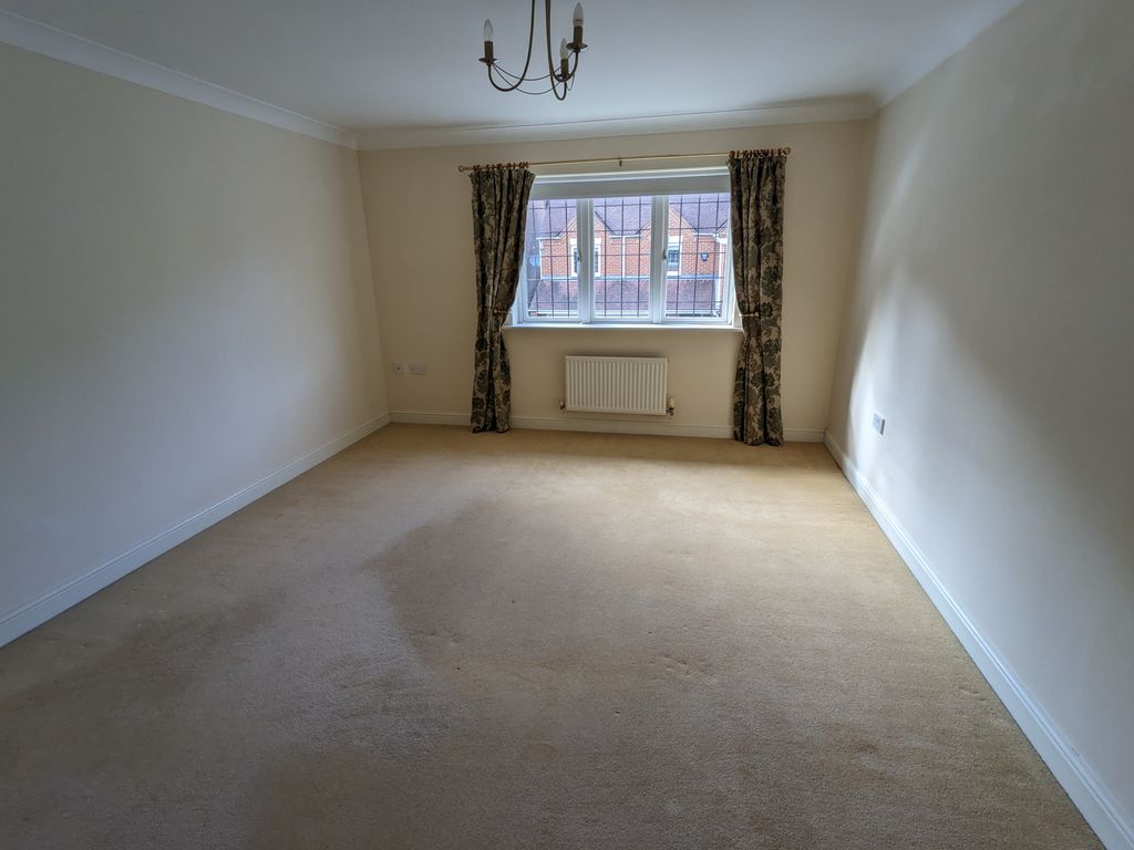 Additional image 16 of 4 bed property to rentVicarage Close, Horsham RH12