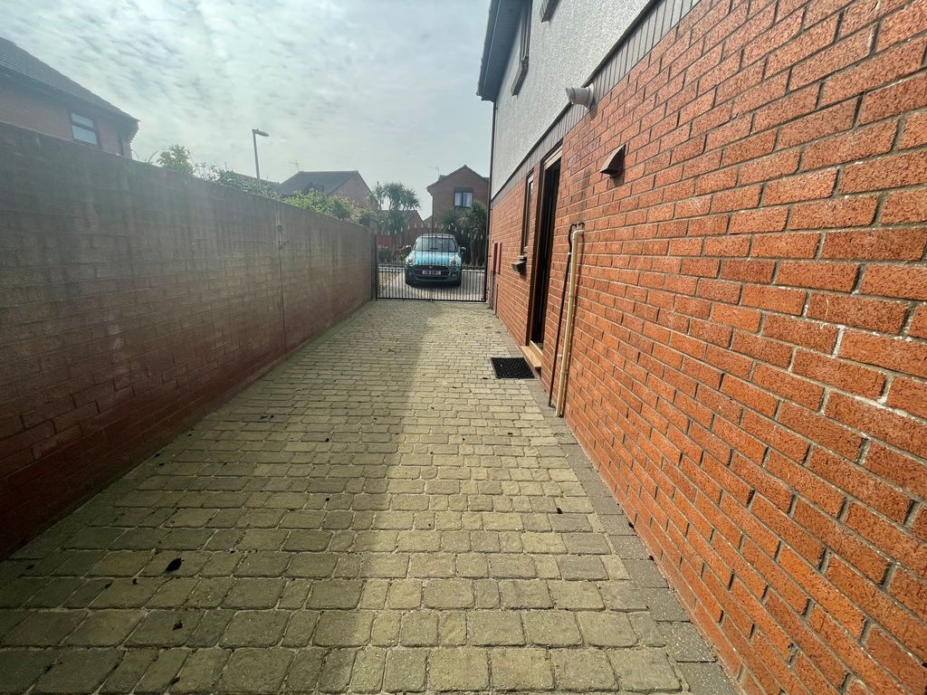 Additional image 13 of 4 bed detached house to rentOgmore Drive, Porthcawl CF36
