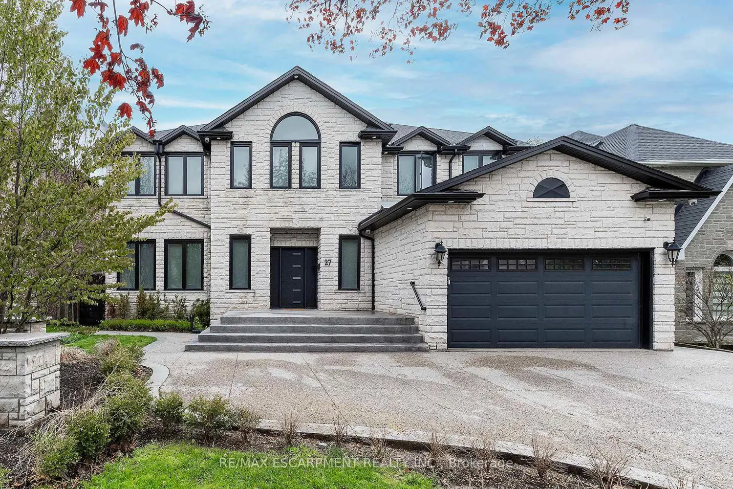 27 Elodia Court