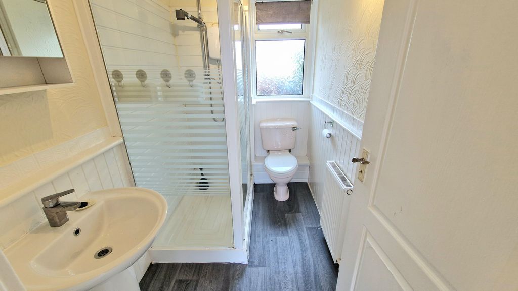 2 bed flat to rentGlebe Road, Whitburn, Bathgate EH47 photo 3
