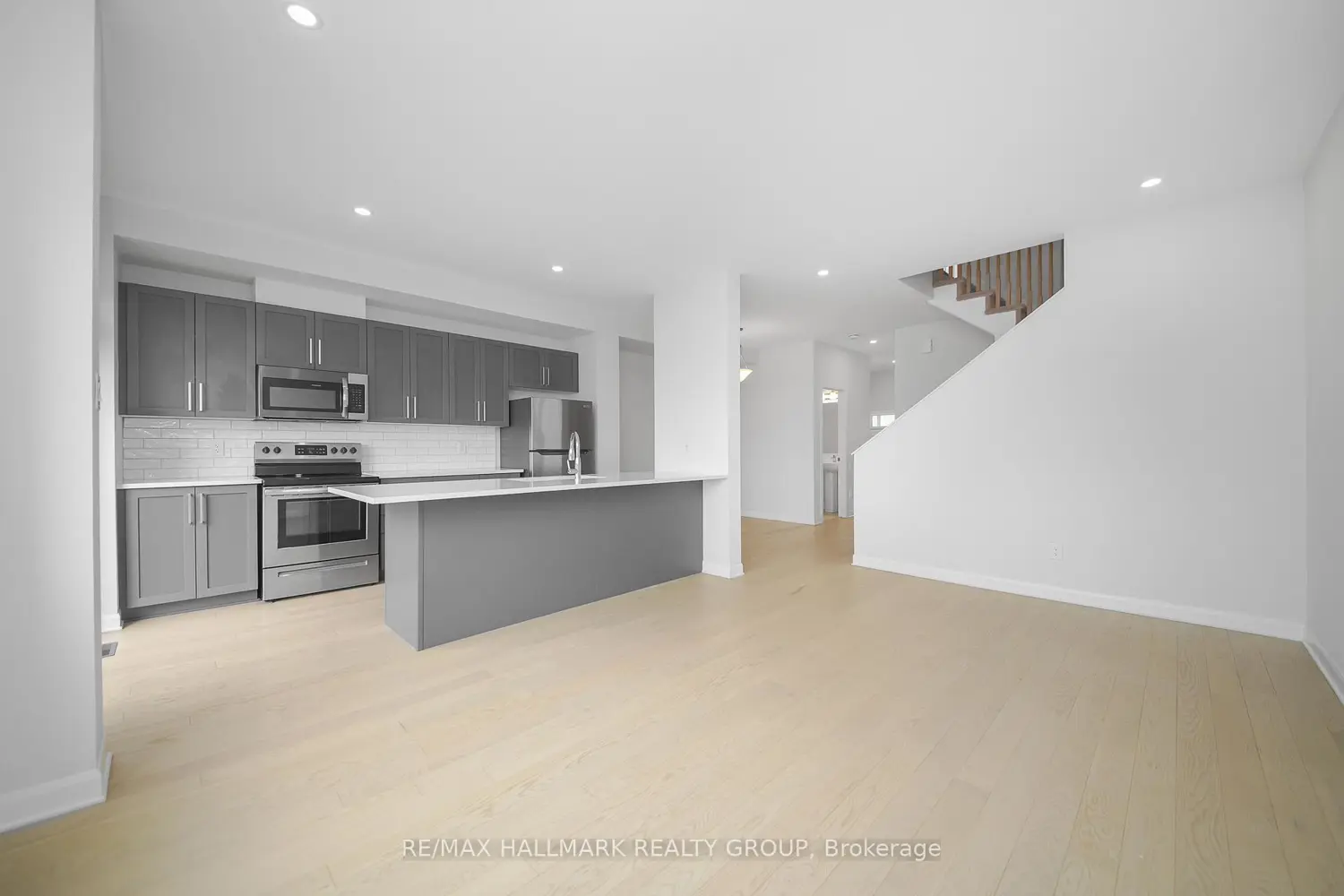 532 Prominence Way photo 3