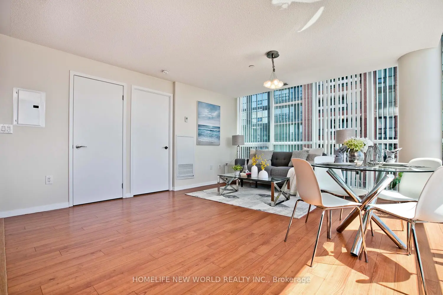 Additional image 5 of 830 Lawrence Avenue 836