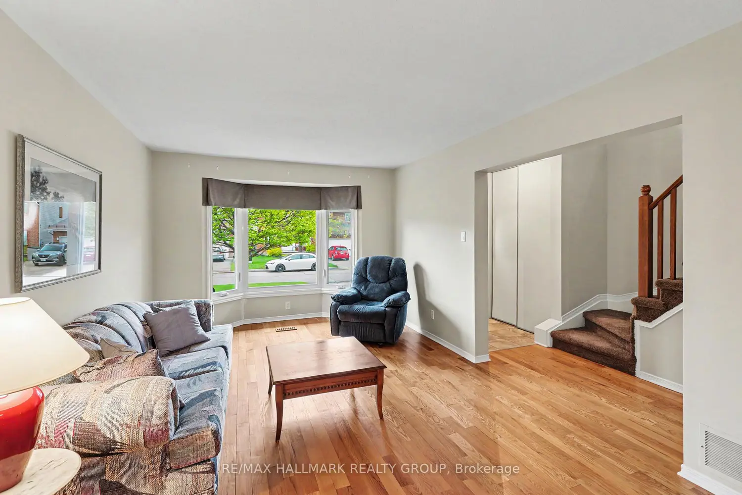 712 Morewood Crescent photo 4